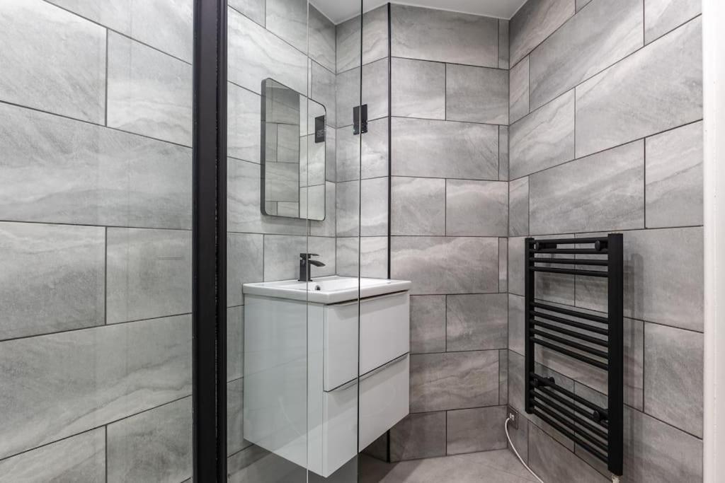** Modern Merchant City 1 Bed Apartment With Free Parking ** Glasgow Exterior foto